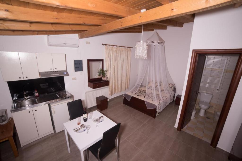Bodikos Apartments Pitsidia Exterior photo