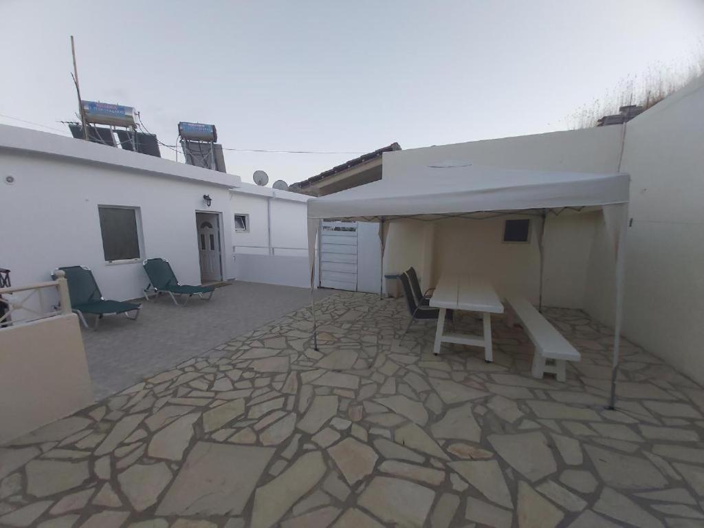 Bodikos Apartments Pitsidia Exterior photo