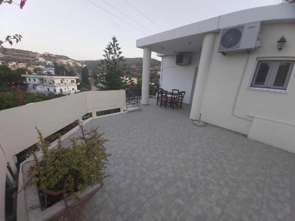 Bodikos Apartments Pitsidia Exterior photo