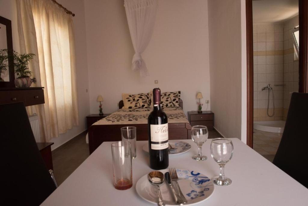 Bodikos Apartments Pitsidia Exterior photo